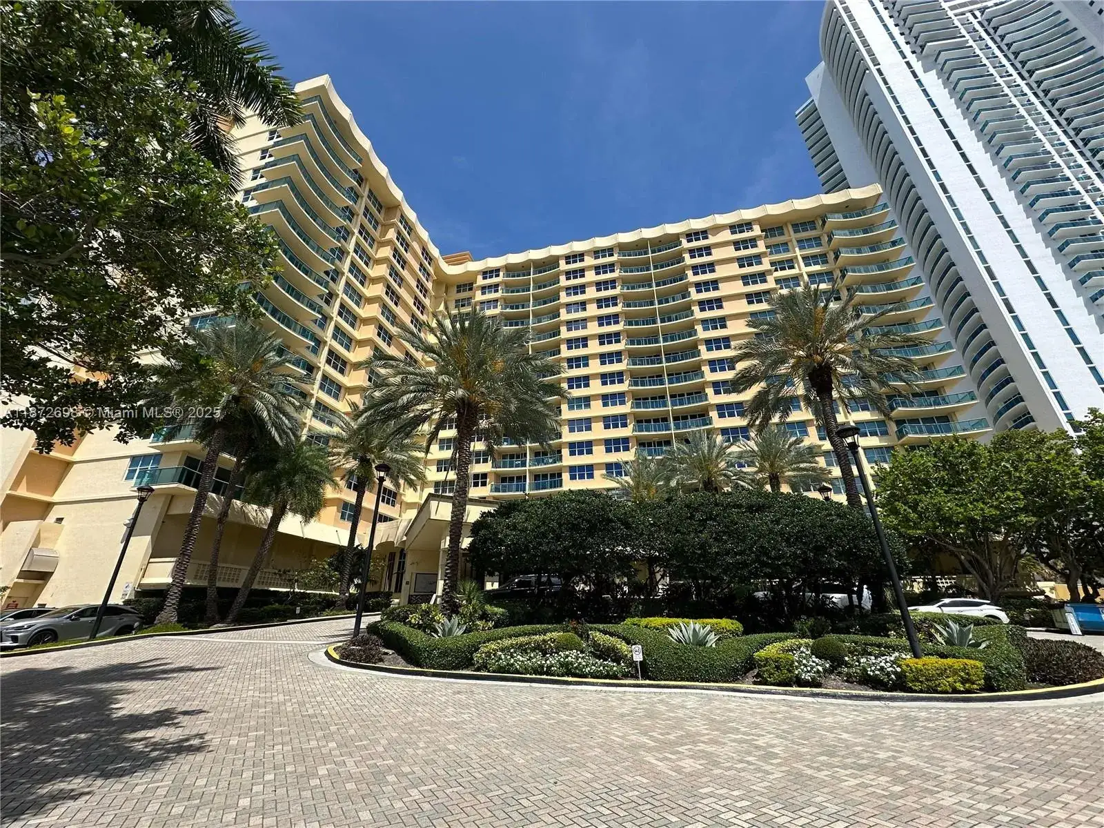 1 bedroom 1 bath Residential Lease for rent at 2501 S Ocean Dr # 1129, Hollywood FL 33019