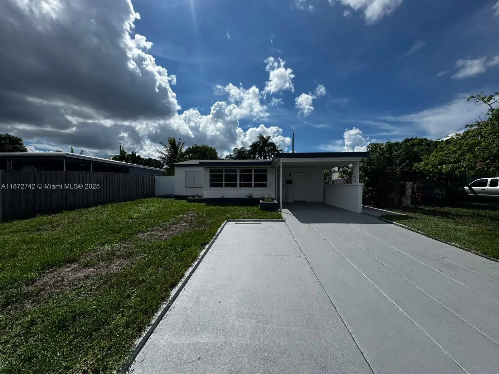 3 bedroom 2 bath Residential for sale at 5373 NE 3rd Ter, Oakland Park FL 33334