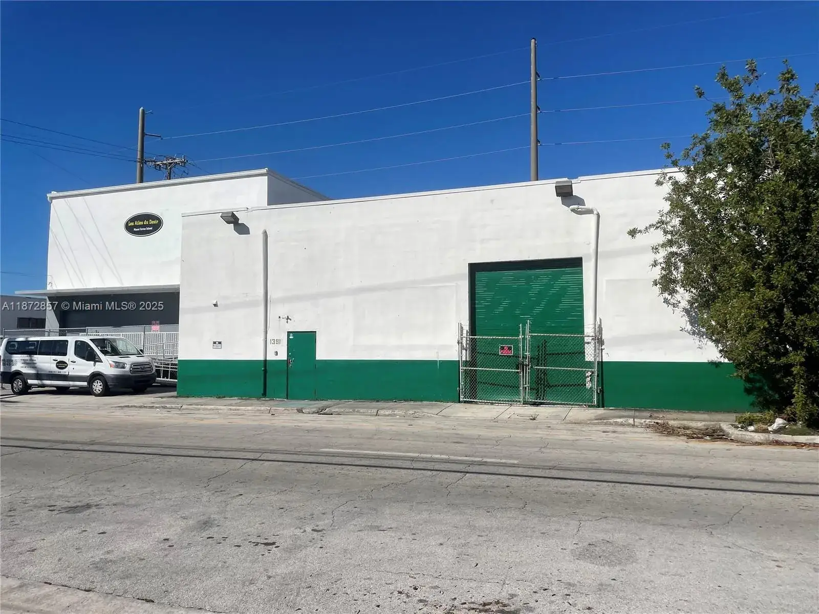 Commercial Sale for sale at 1395 NW 22nd St, Miami FL 33142