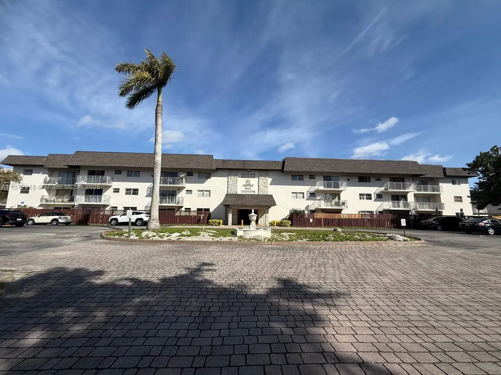 3 bedroom 2 bath Residential for sale at 8601 SW 94th St # 125W, Miami FL 33156