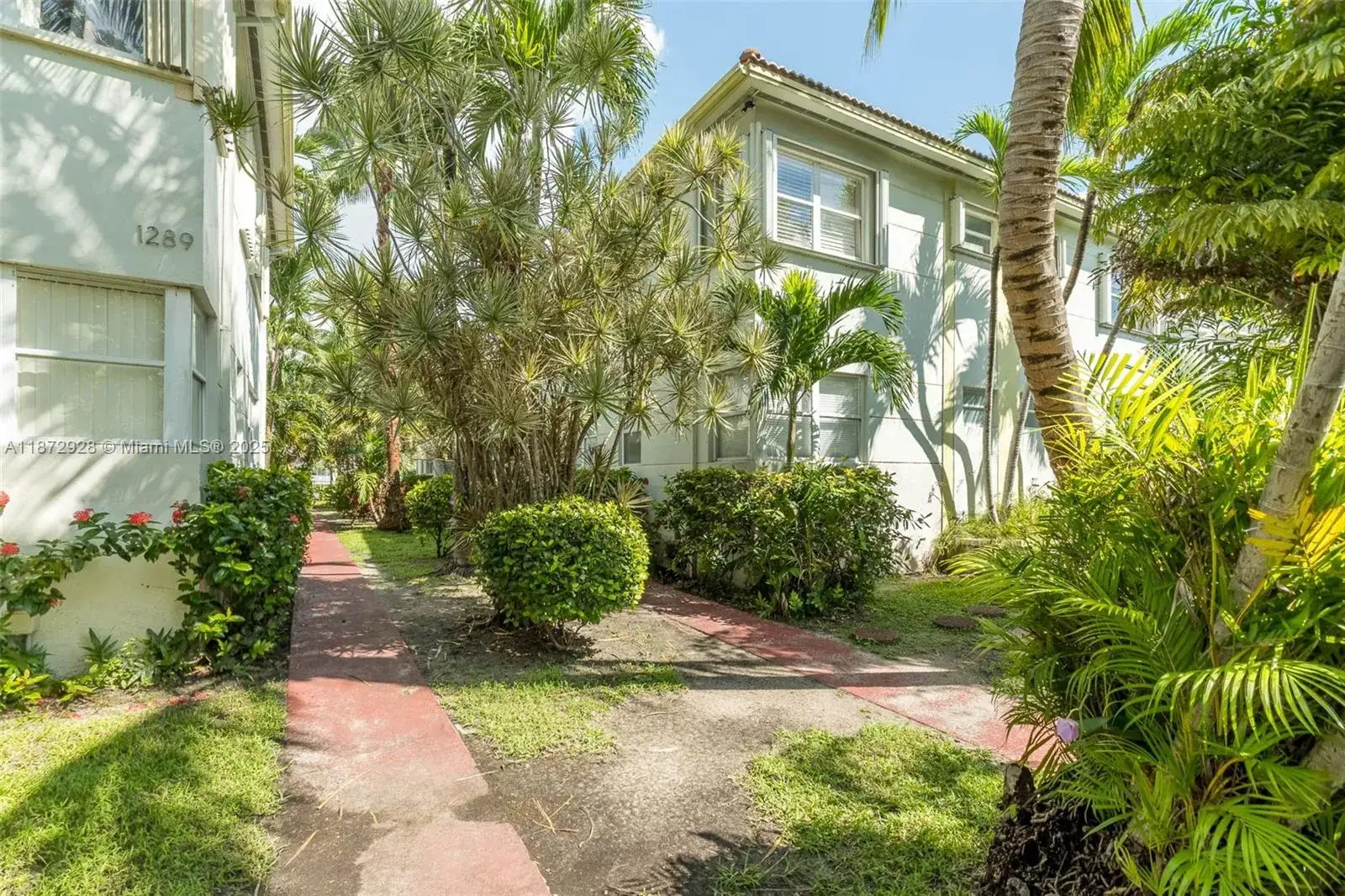3 bedroom 2 bath Residential for sale at 1275 Marseille Dr # 35, Miami Beach FL 33141