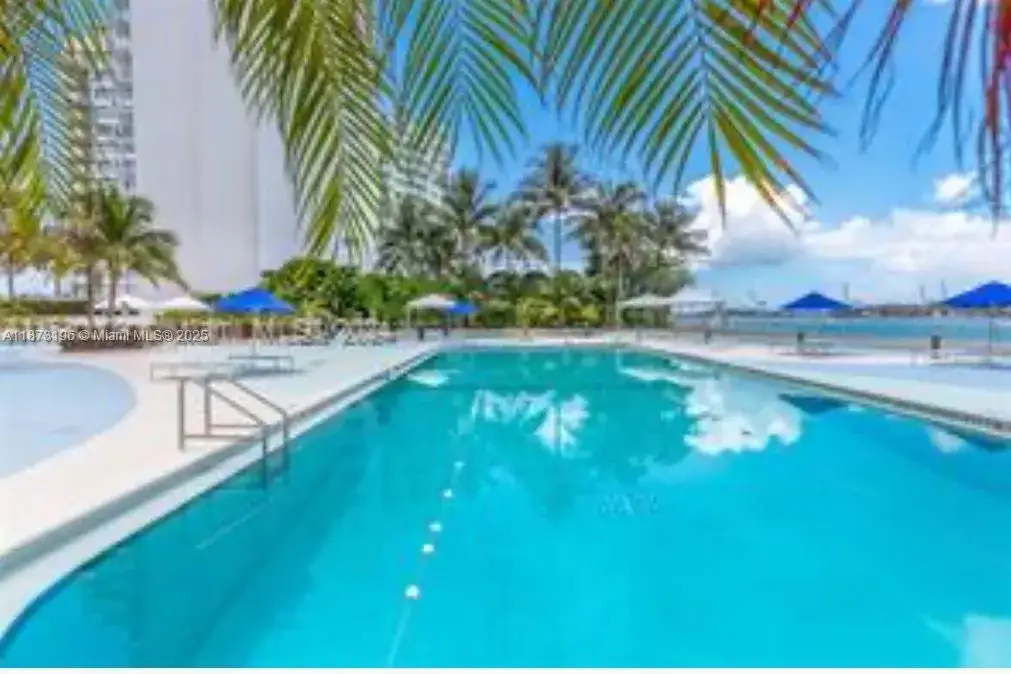 1 bedroom 1 bath Residential for sale at 1200 West Ave # 1422, Miami Beach FL 33139