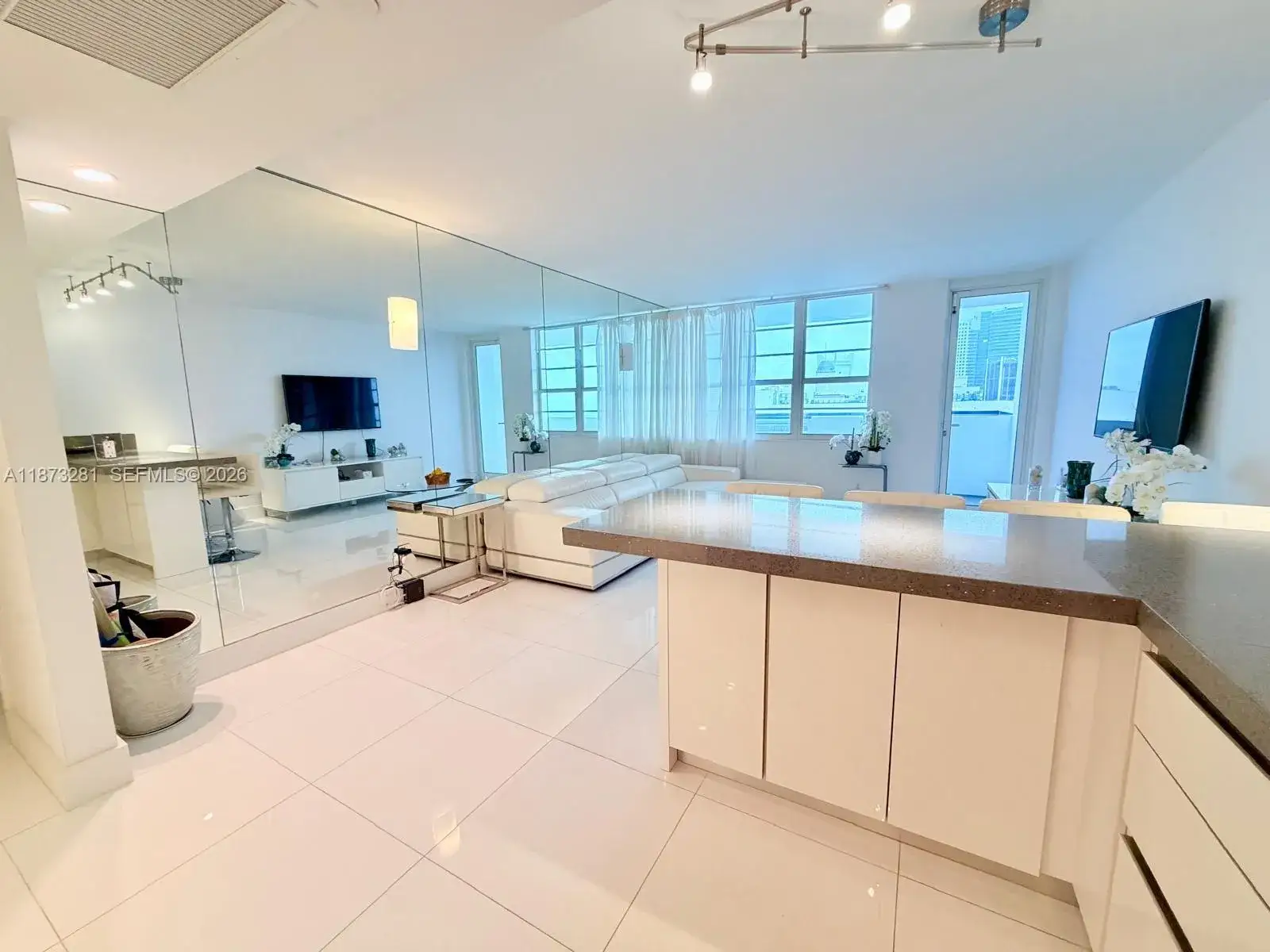 2 bedroom 2 bath Residential Lease for rent at 100 Lincoln Rd # 1504, Miami Beach FL 33139
