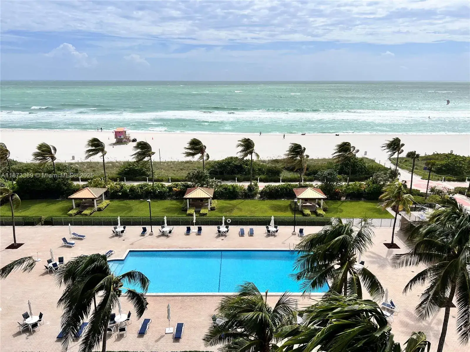 1 bedroom 1 bath Residential Lease for rent at 2625 Collins Ave # 804, Miami Beach FL 33140