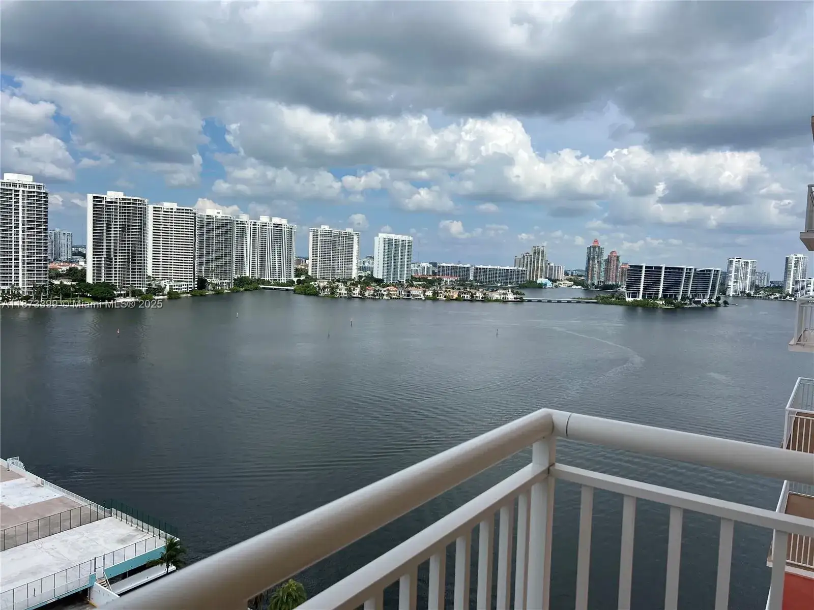 2 bedroom 2 bath Residential for sale at 251 174th St # 1905, Sunny Isles Beach FL 33160