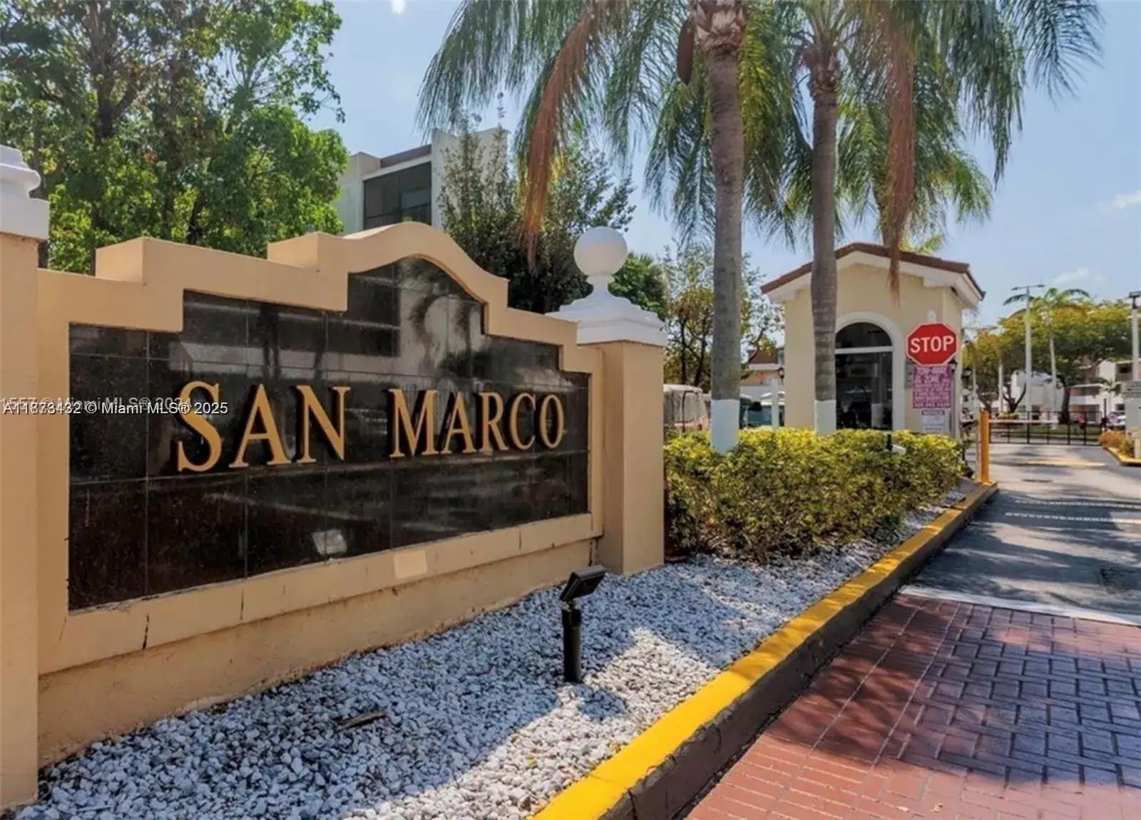 2 bedroom 1 bath Residential for sale at 8850 Fontainebleau Blvd # 206, Miami FL 33172
