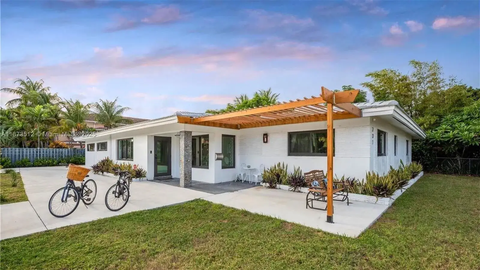 3 bedroom 2 bath Residential Lease for rent at 201 NE 26th Ave, Pompano Beach FL 33062