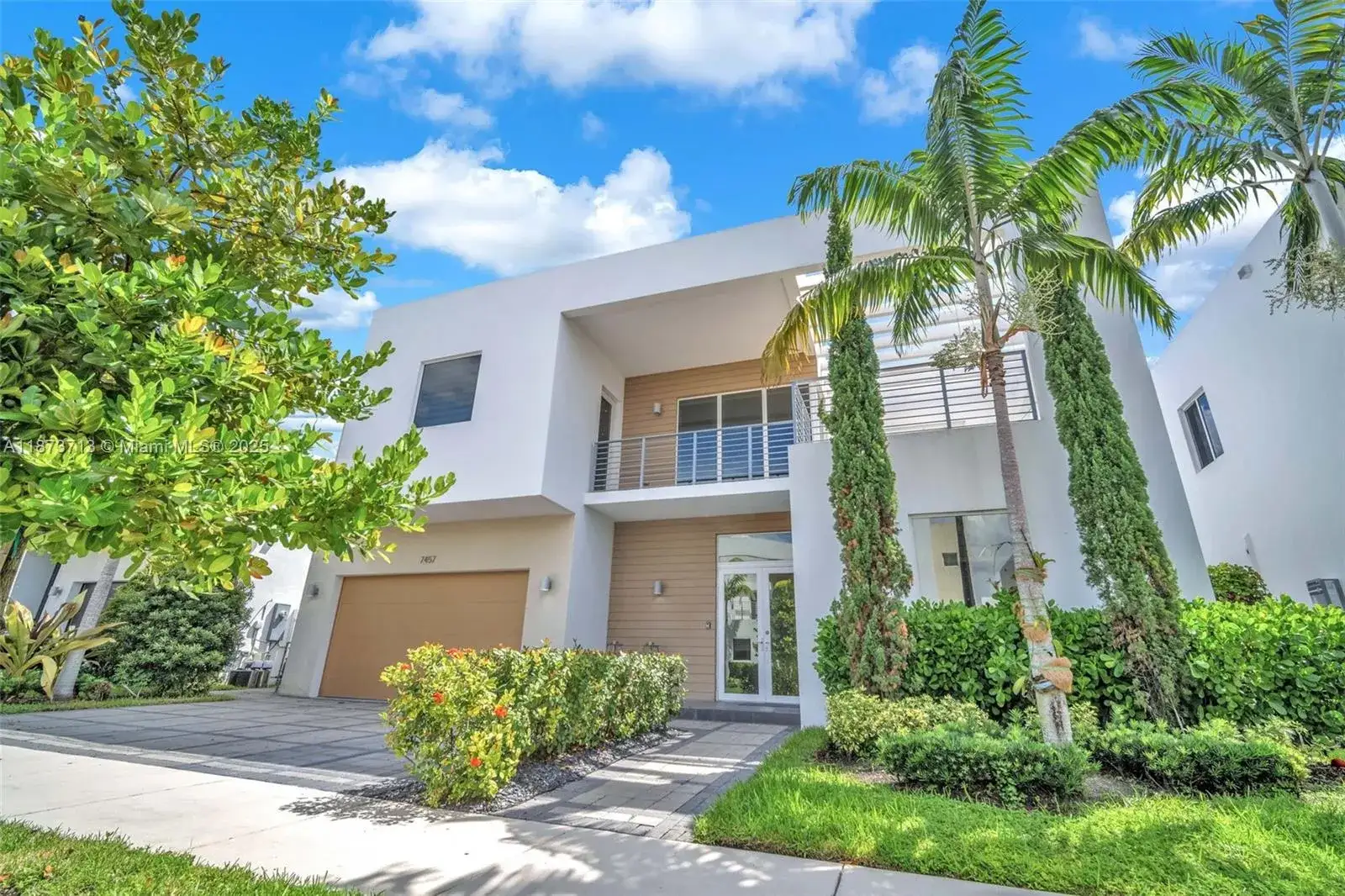 5 bedroom 5 bath Residential for sale at 7457 NW 101st Ave, Doral FL 33178