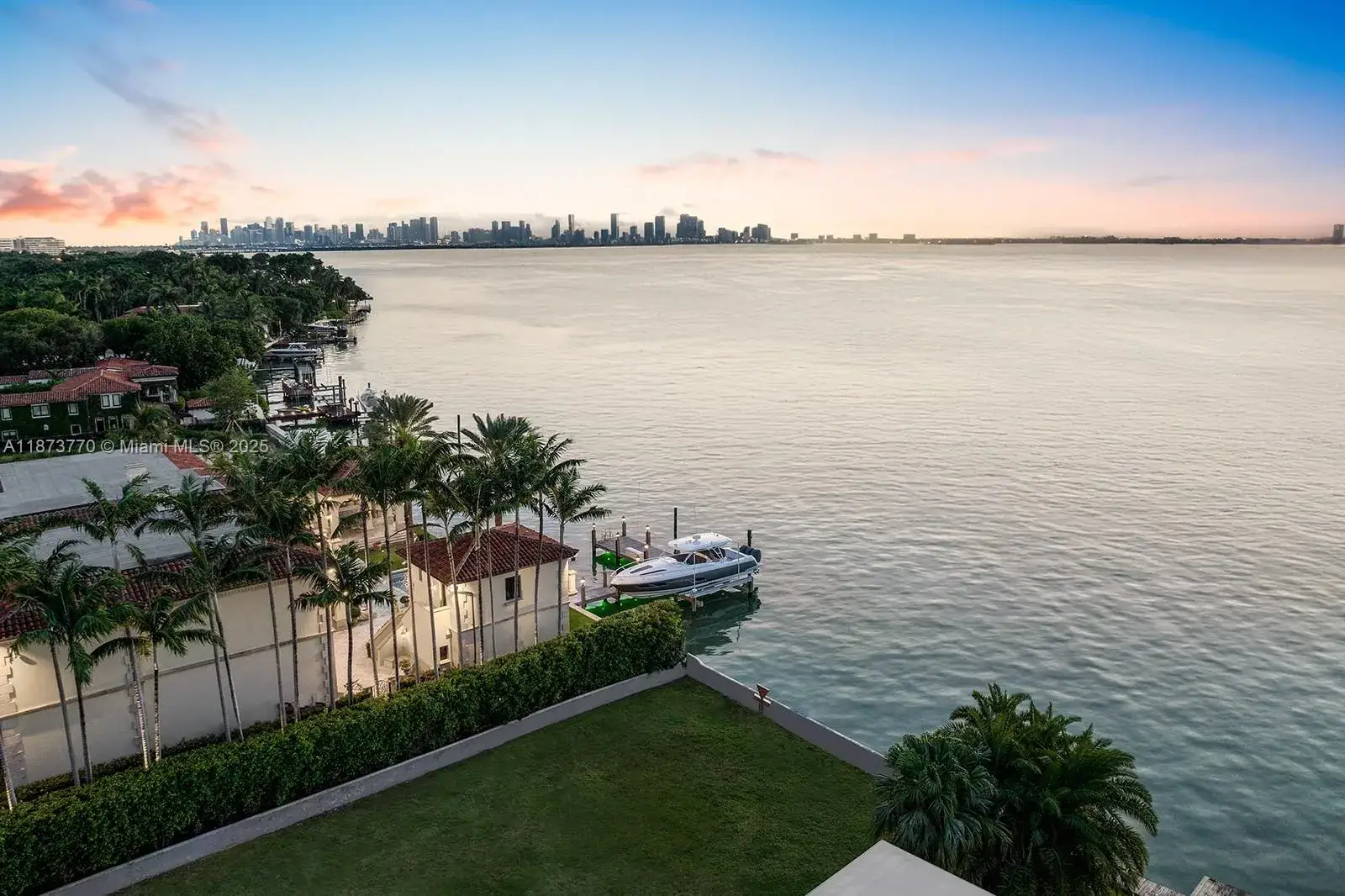 6 bedroom 7 bath Residential for sale at 5226 N Bay Rd, Miami Beach FL 33140