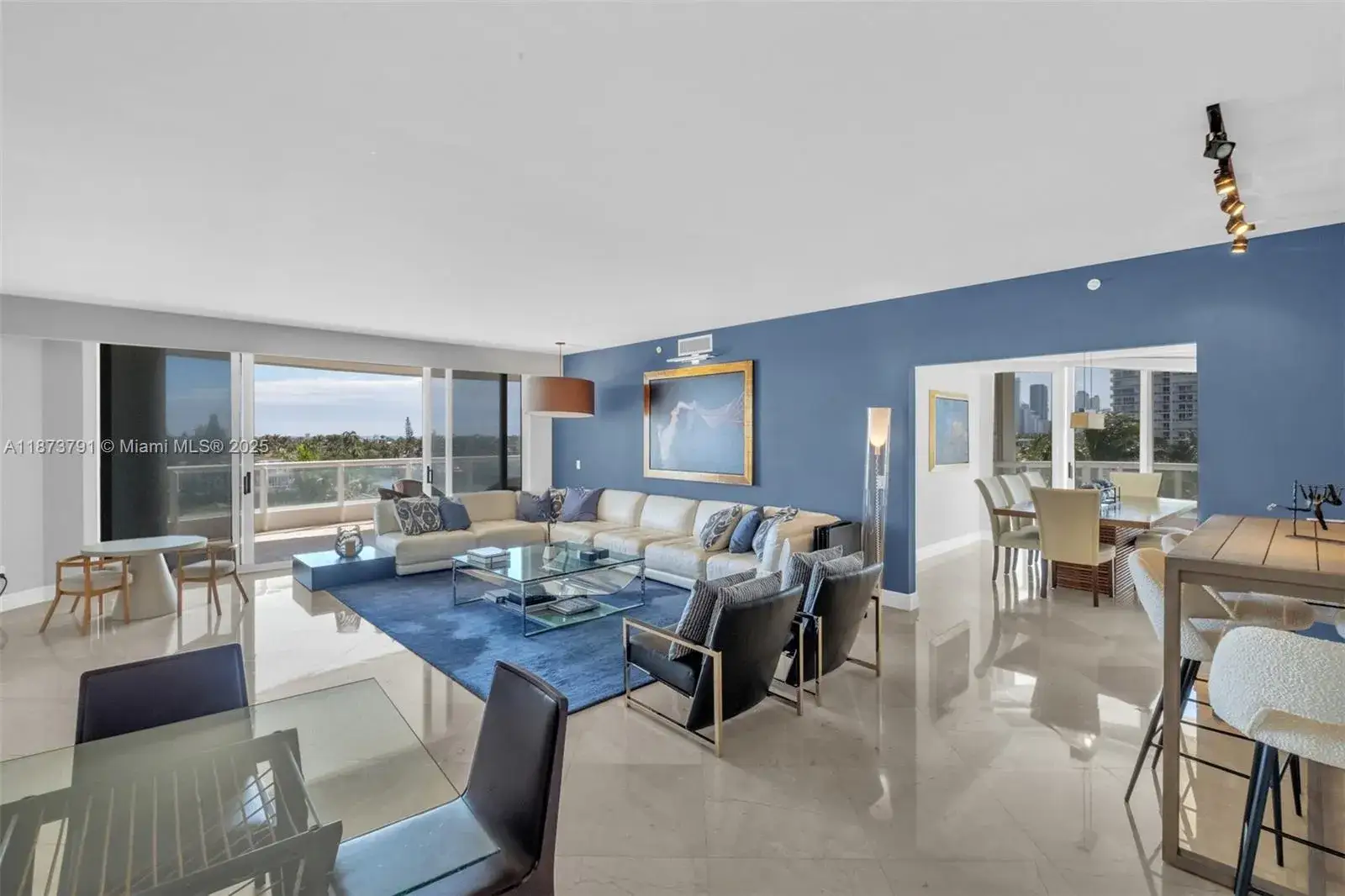 3 bedroom 3 bath Residential for sale at 21050 Point Pl # 605, Aventura FL 33180