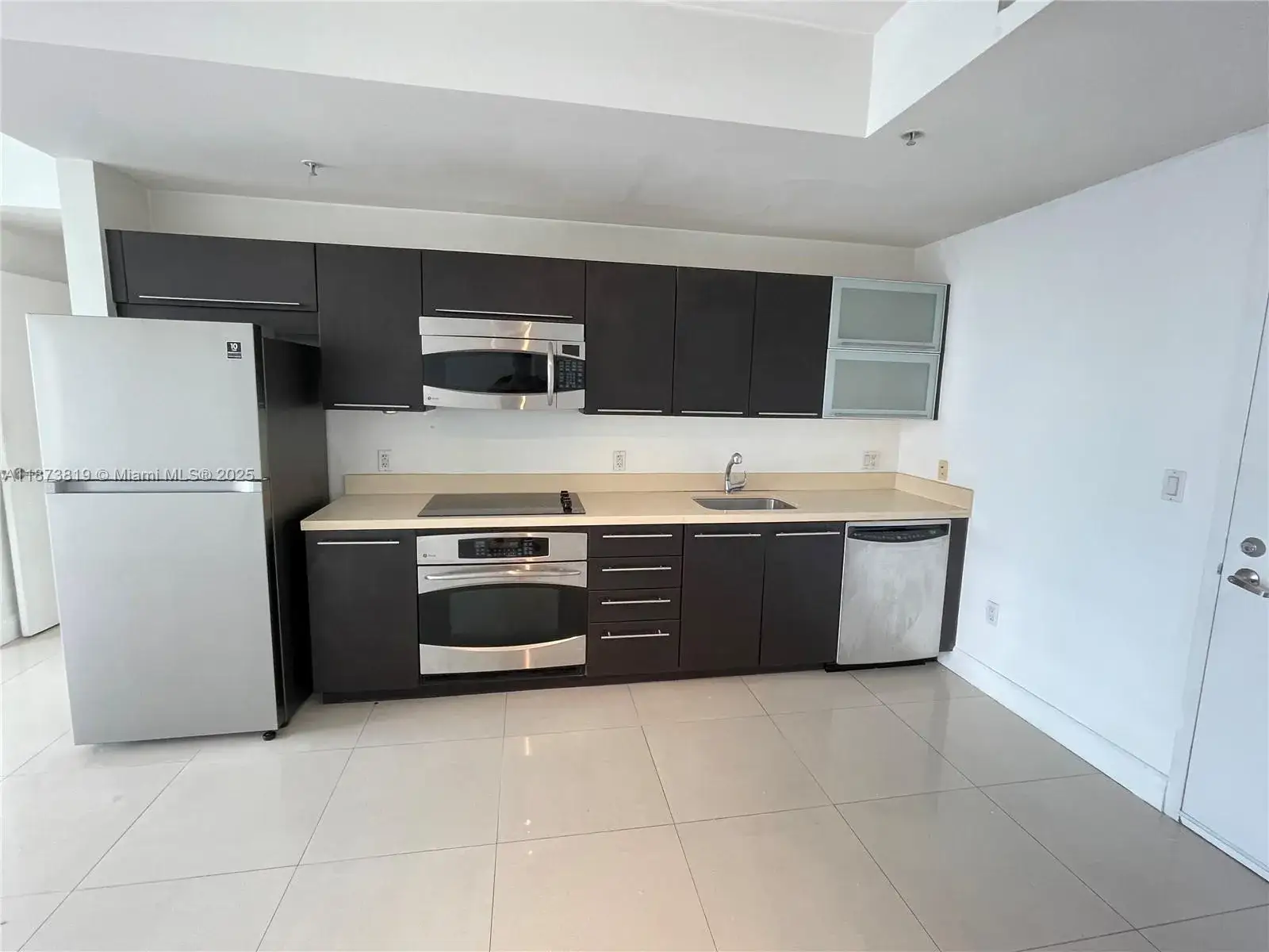 1 bedroom 1 bath Residential for sale at 90 SW 3rd St # 1809, Miami FL 33130