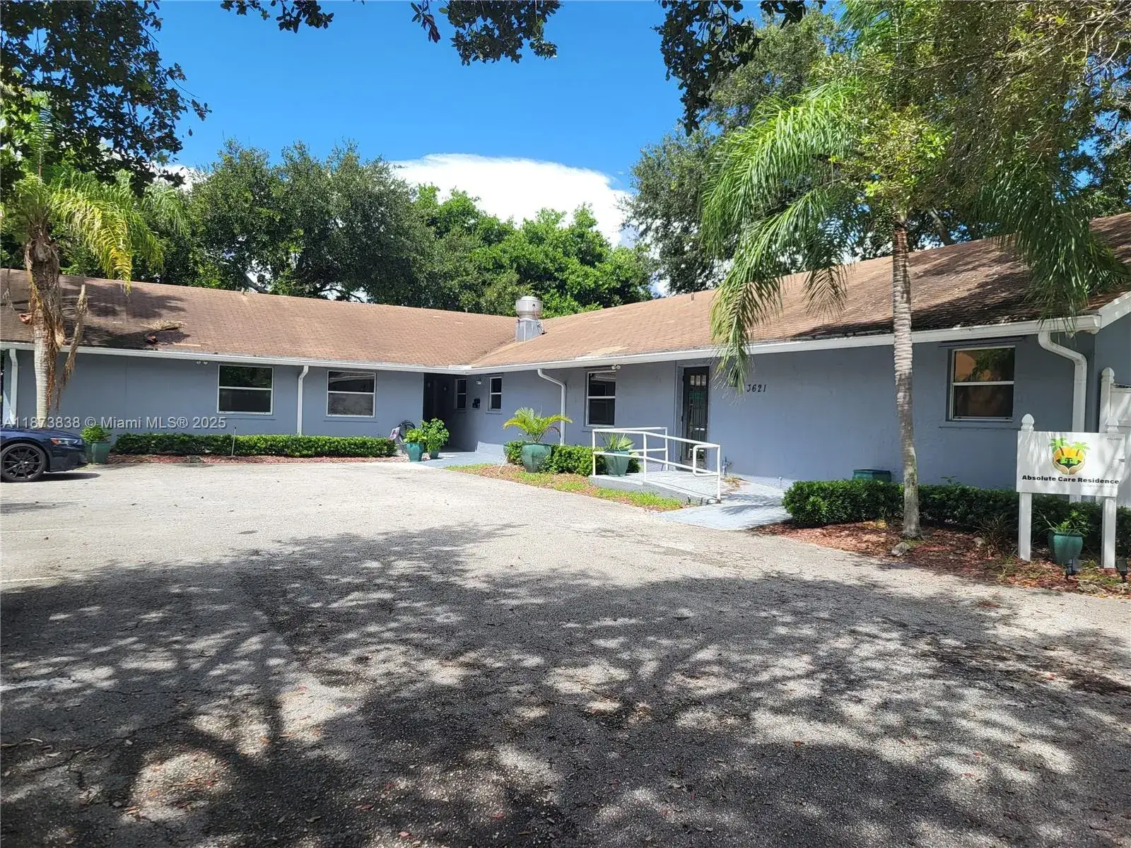 Commercial Sale for sale at 3621 NW 90th Ter, Sunrise FL 33351