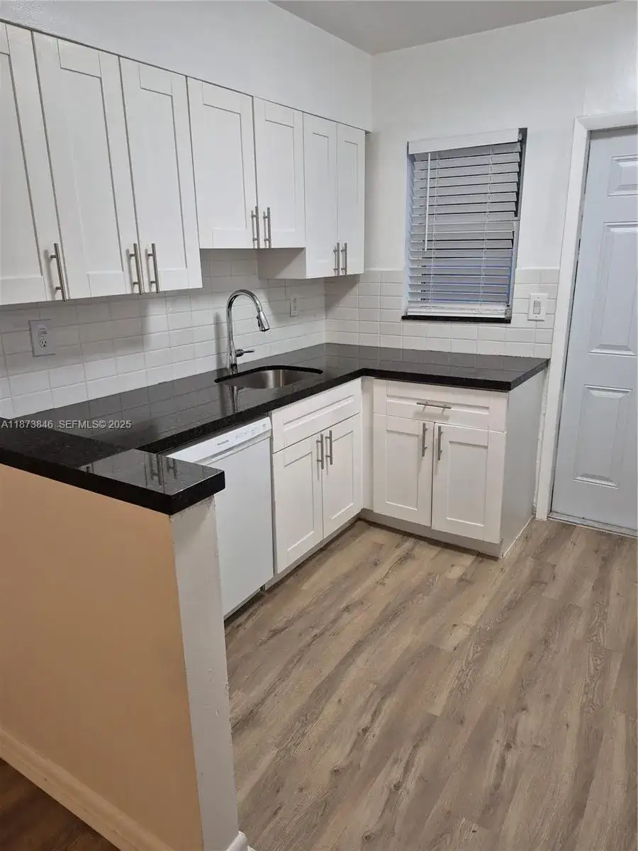 2 bedroom 2 bath Residential Lease for rent at 216 SW 9th St # 2, Hallandale Beach FL 33009