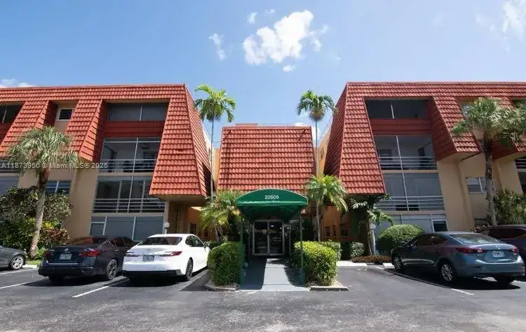 1 bedroom 1 bath Residential for sale at 22605 SW 66th Ave # 409, Boca Raton FL 33428