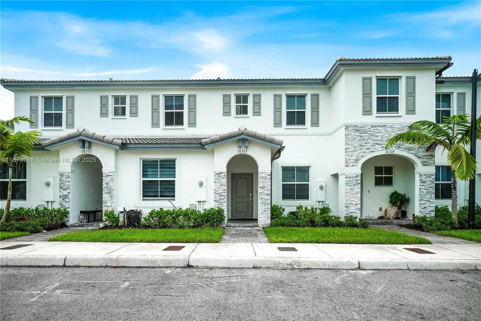 3 bedroom 3 bath Residential for sale at 16312 SW 291st St, Homestead FL 33033