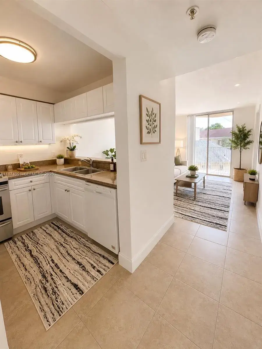 1 bedroom 1 bath Residential Lease for rent at 102 SW 6th Ave # 205, Miami FL 33130