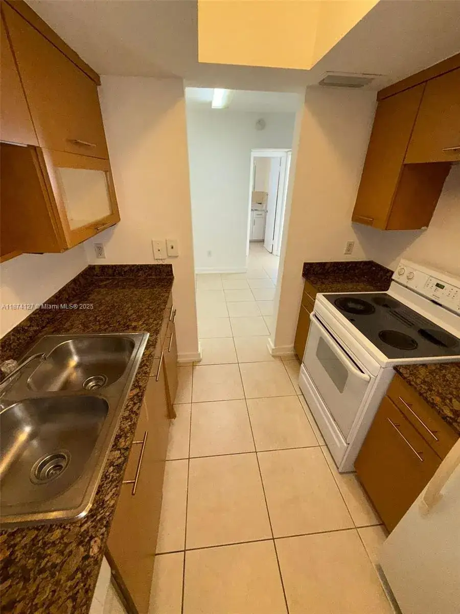 1 bedroom 1 bath Residential for sale at 13700 NE 6th Ave # 201, North Miami FL 33161
