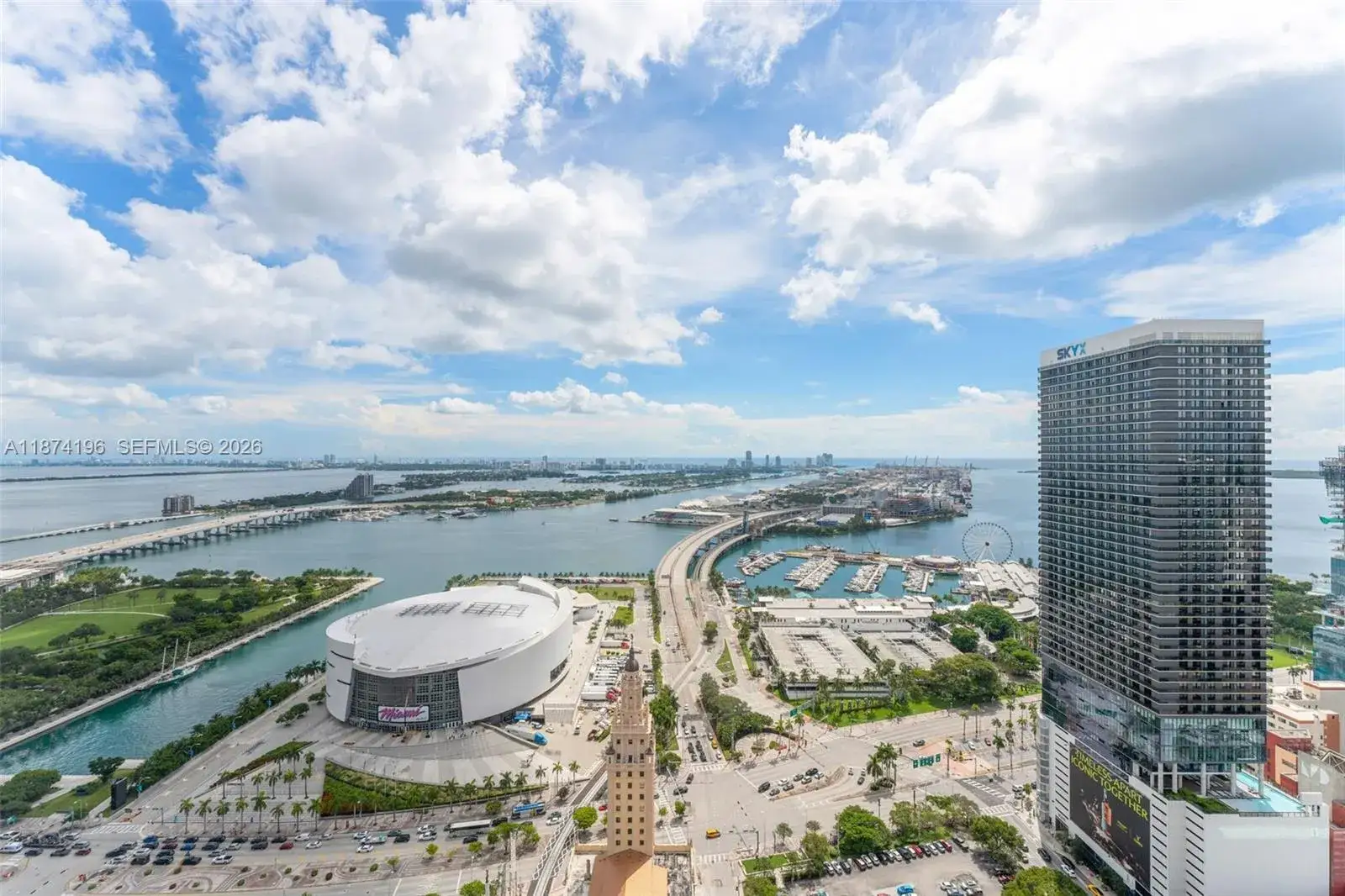 3 bedroom 3 bath Residential Lease for rent at 159 NE 6th St # 4016, Miami FL 33132