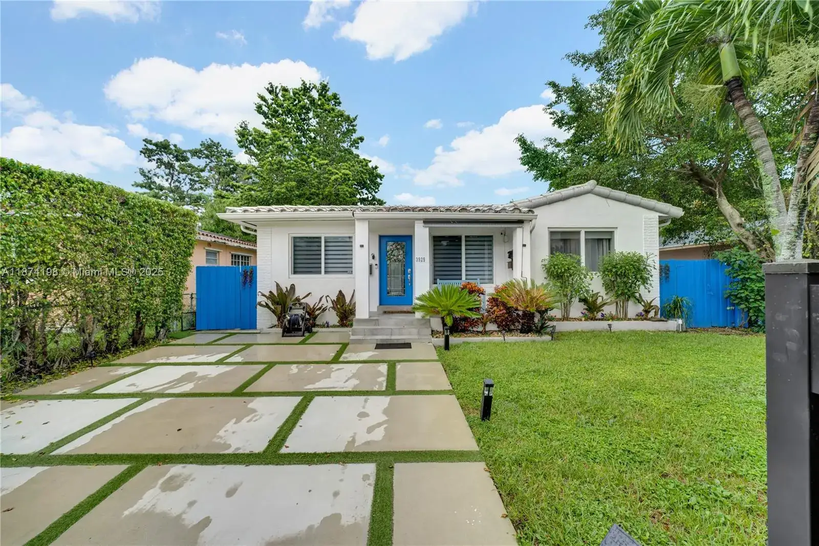 3 bedroom 3 bath Residential for sale at 3925 SW 61st Ave, Miami FL 33155