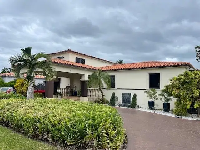 4 bedroom 2 bath Residential Lease for rent at 2701 SW 79th Ave, Miami FL 33155