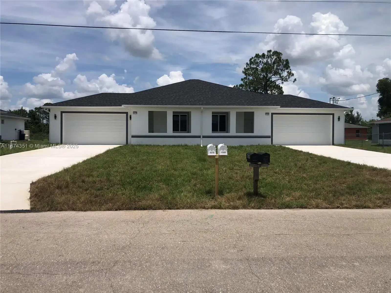 3 bedroom 2 bath Residential Lease for rent at 4572 Golfview Blvd # 1, Lehigh Acres FL 33973