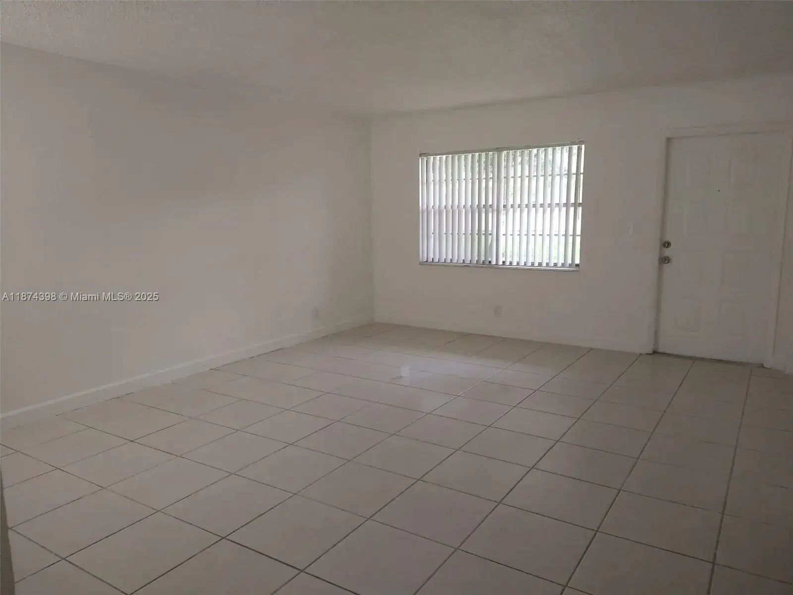2 bedroom 1 bath Residential Lease for rent at 4160 NW 21st St # G, Lauderhill FL 33313
