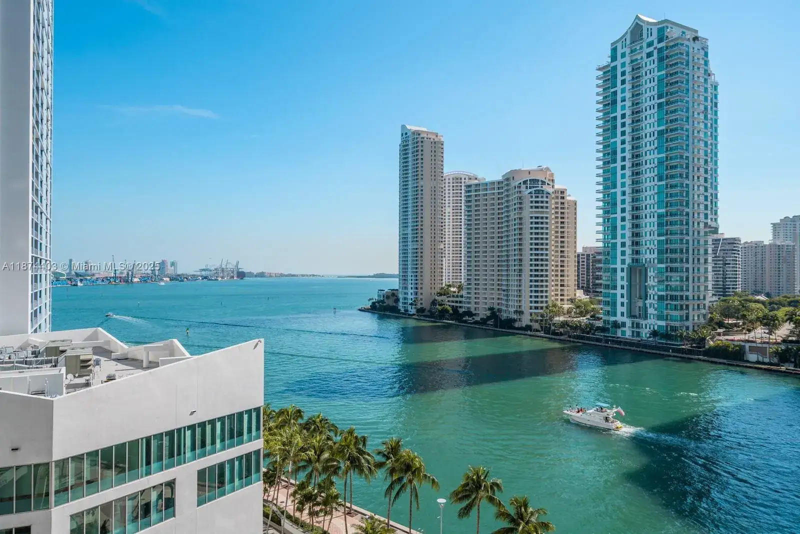 1 bedroom 2 bath Residential for sale at 300 S Biscayne Blvd # 1022, Miami FL 33131
