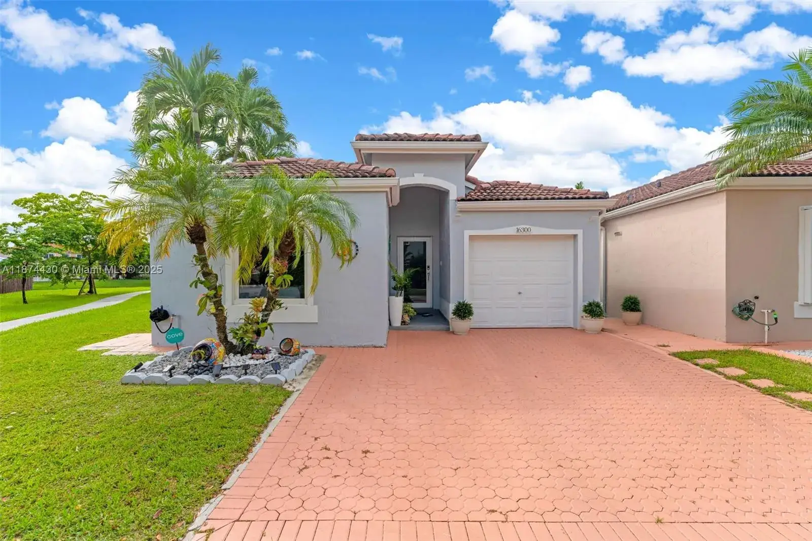 3 bedroom 2 bath Residential for sale at 16300 SW 102nd St, Miami FL 33196