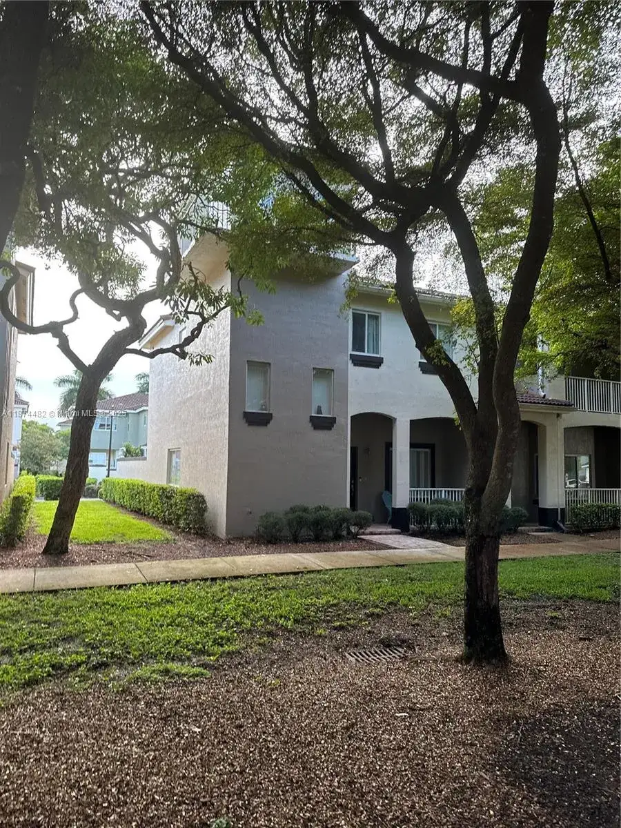 4 bedroom 2 bath Residential for sale at 1953 SE 24th Ave, Homestead FL 33035