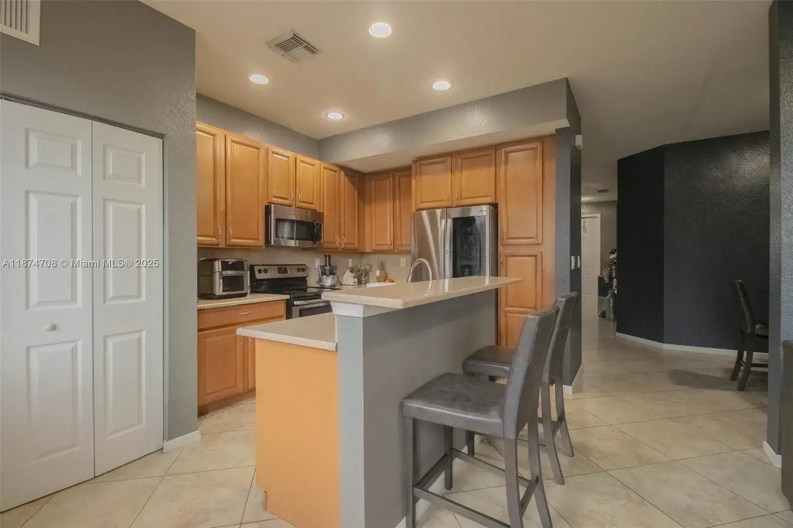 4 bedroom 2 bath Residential for sale at 21119 NW 14th Pl # 437, Miami Gardens FL 33169