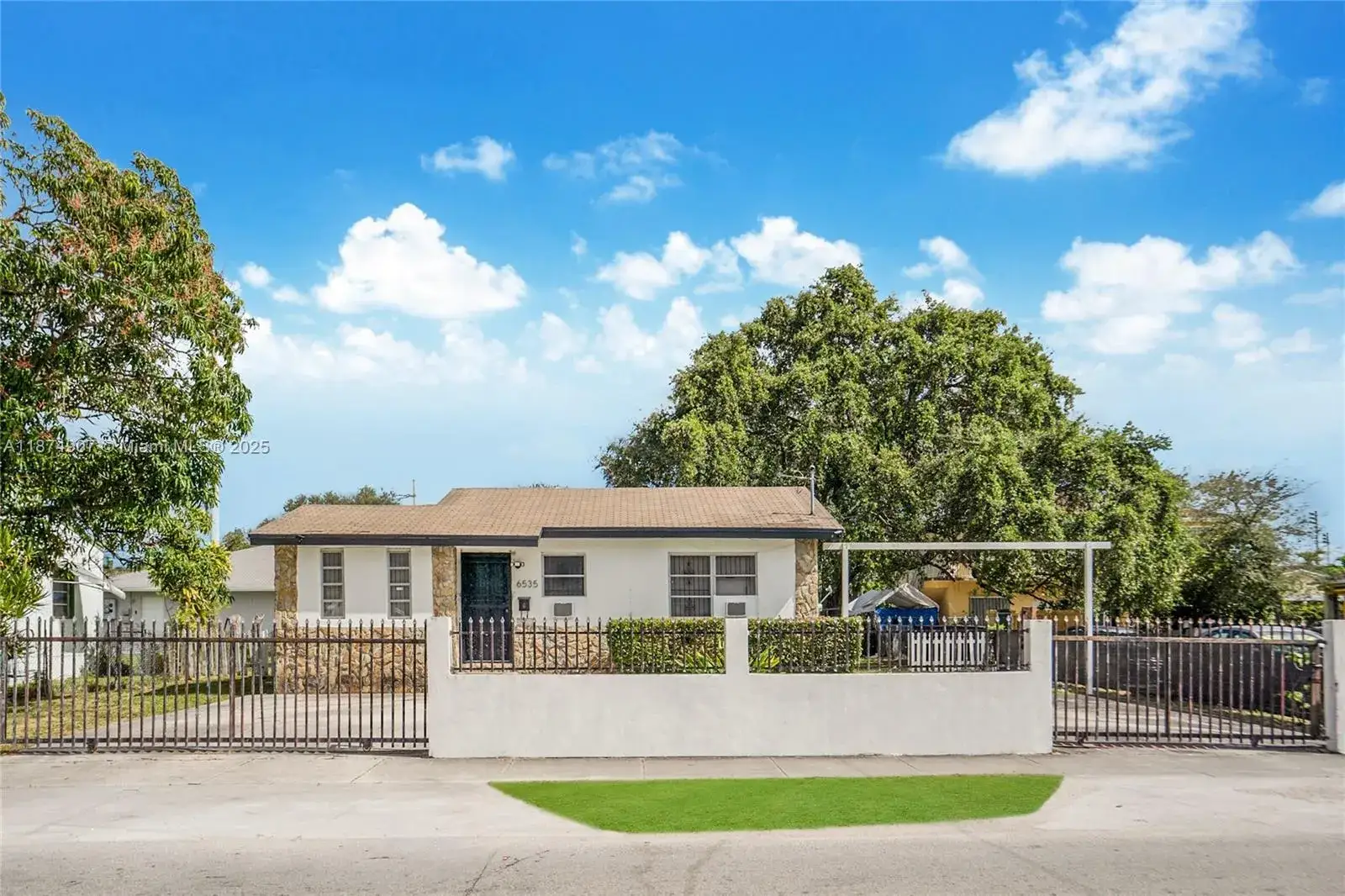 3 bedroom 1 bath Residential for sale at 6535 NW 6th Ave, Miami FL 33150