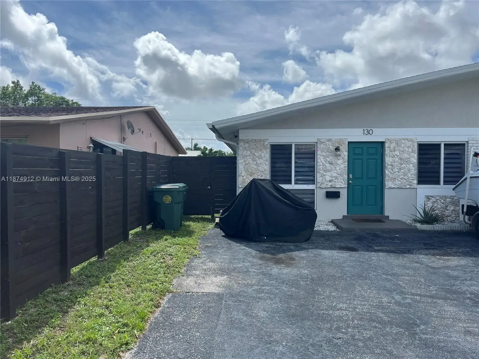 3 bedroom 1 bath Residential Lease for rent at 130 NW 57th St # 1, Oakland Park FL 33309
