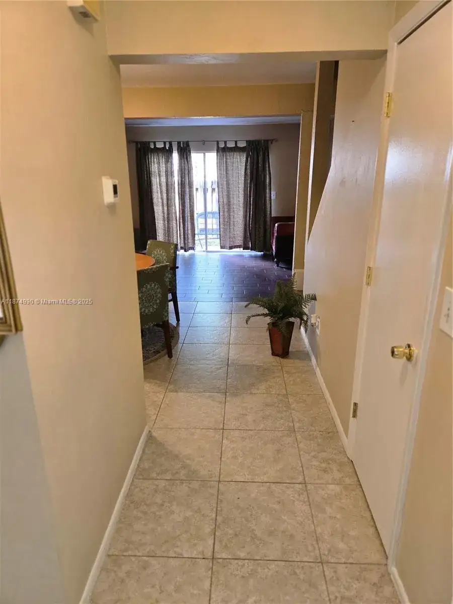 2 bedroom 2 bath Residential Lease for rent at 6324 Panther Ln # 6, Fort Myers FL 33919