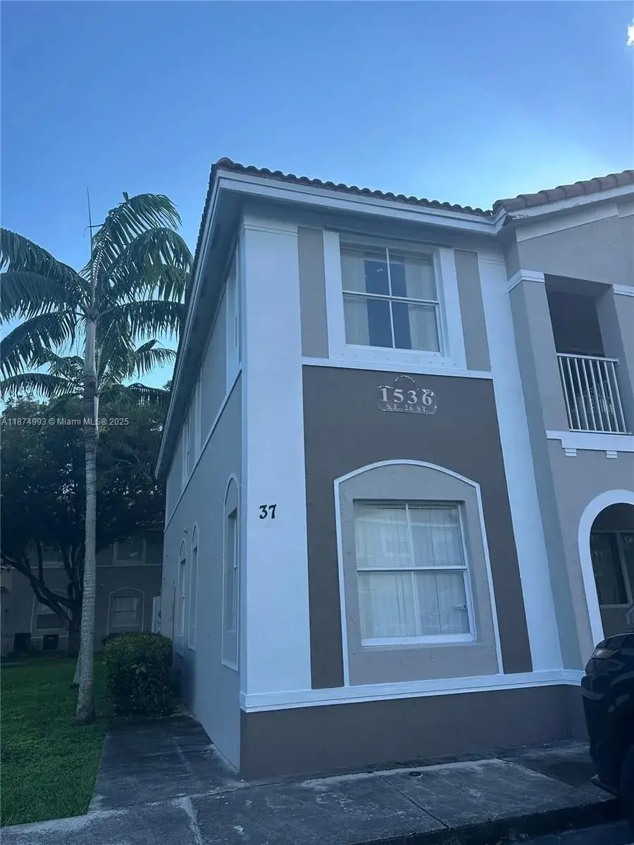 3 bedroom 2 bath Residential for sale at 1536 SE 26th St # 205, Homestead FL 33035