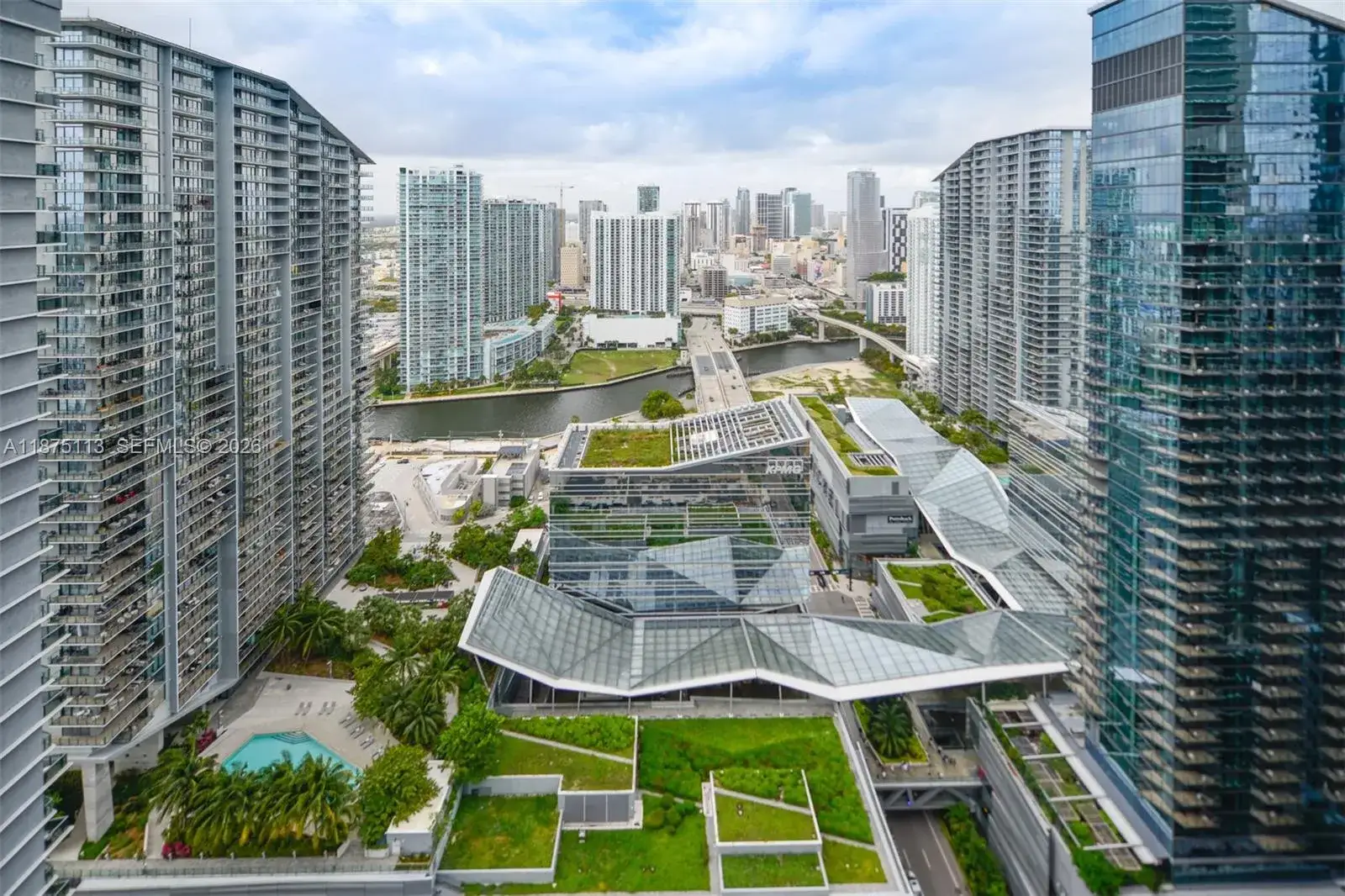 3 bedroom 3 bath Residential for sale at 45 SW 9th ST # 4108, Miami FL 33130