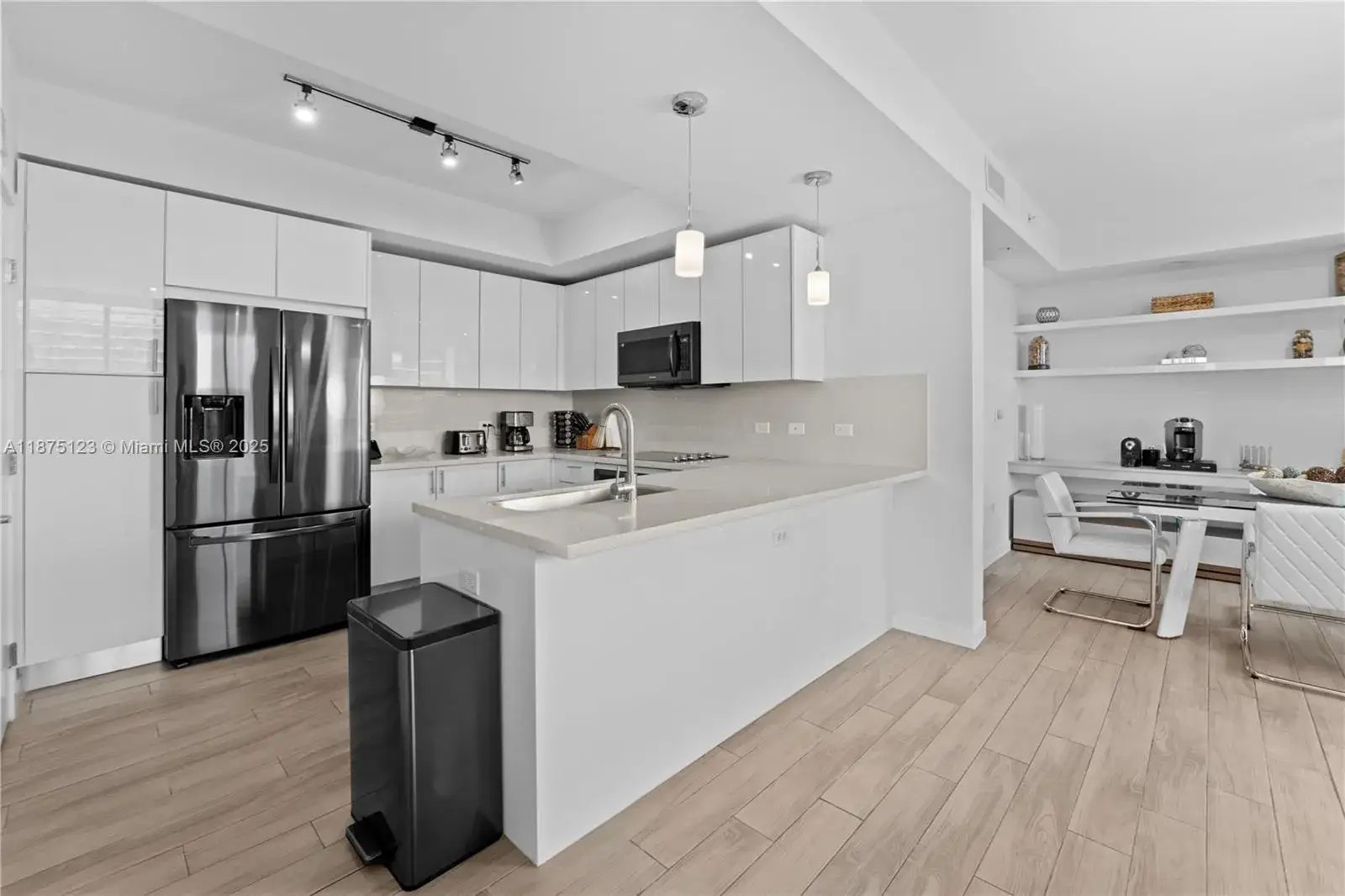2 bedroom 2 bath Residential Lease for rent at 999 SW 1st Ave # 3304, Miami FL 33130