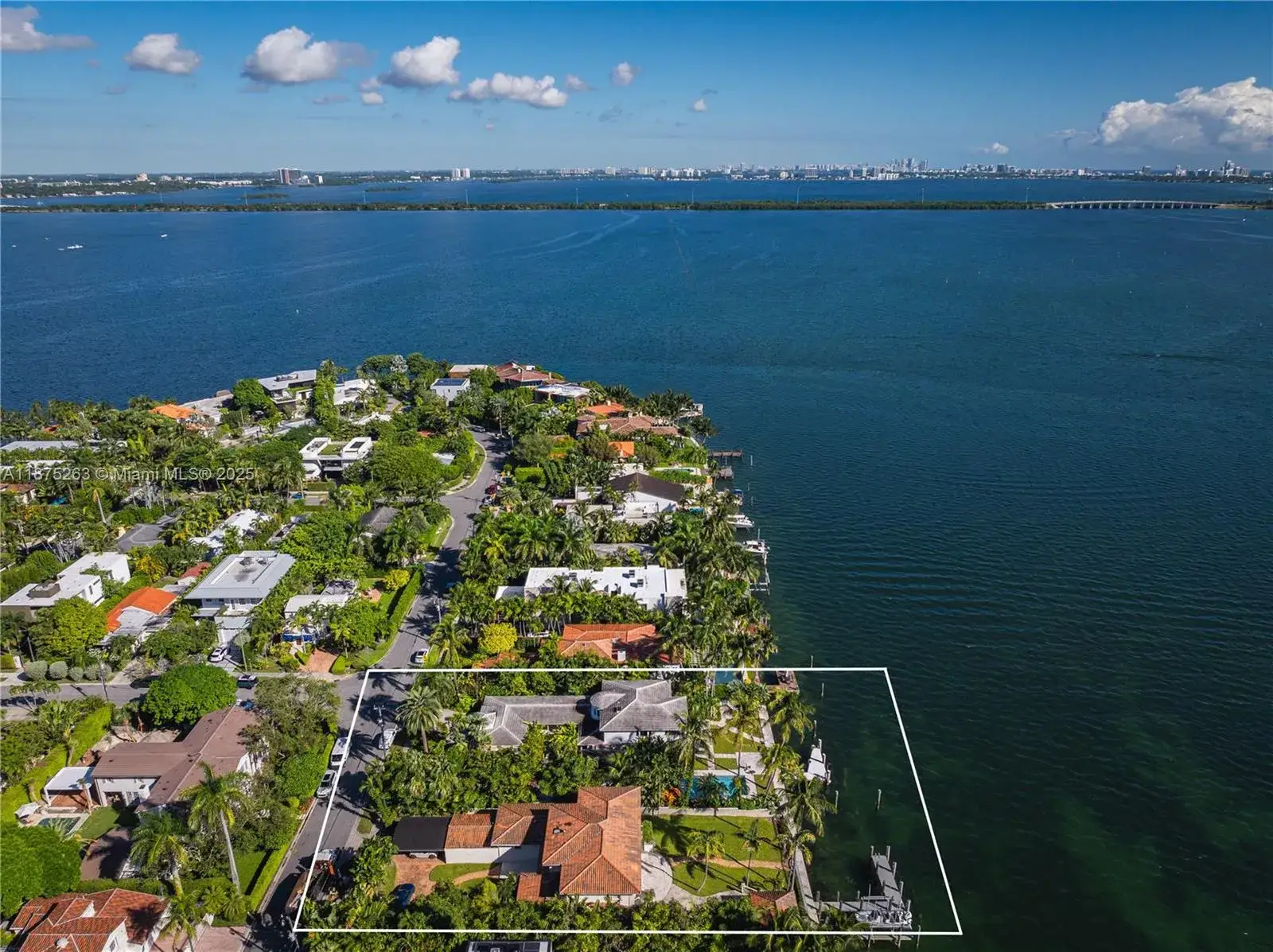 10 bedroom 11 bath Residential Lease for rent at 617/625 E Dilido Dr, Miami Beach FL 33139