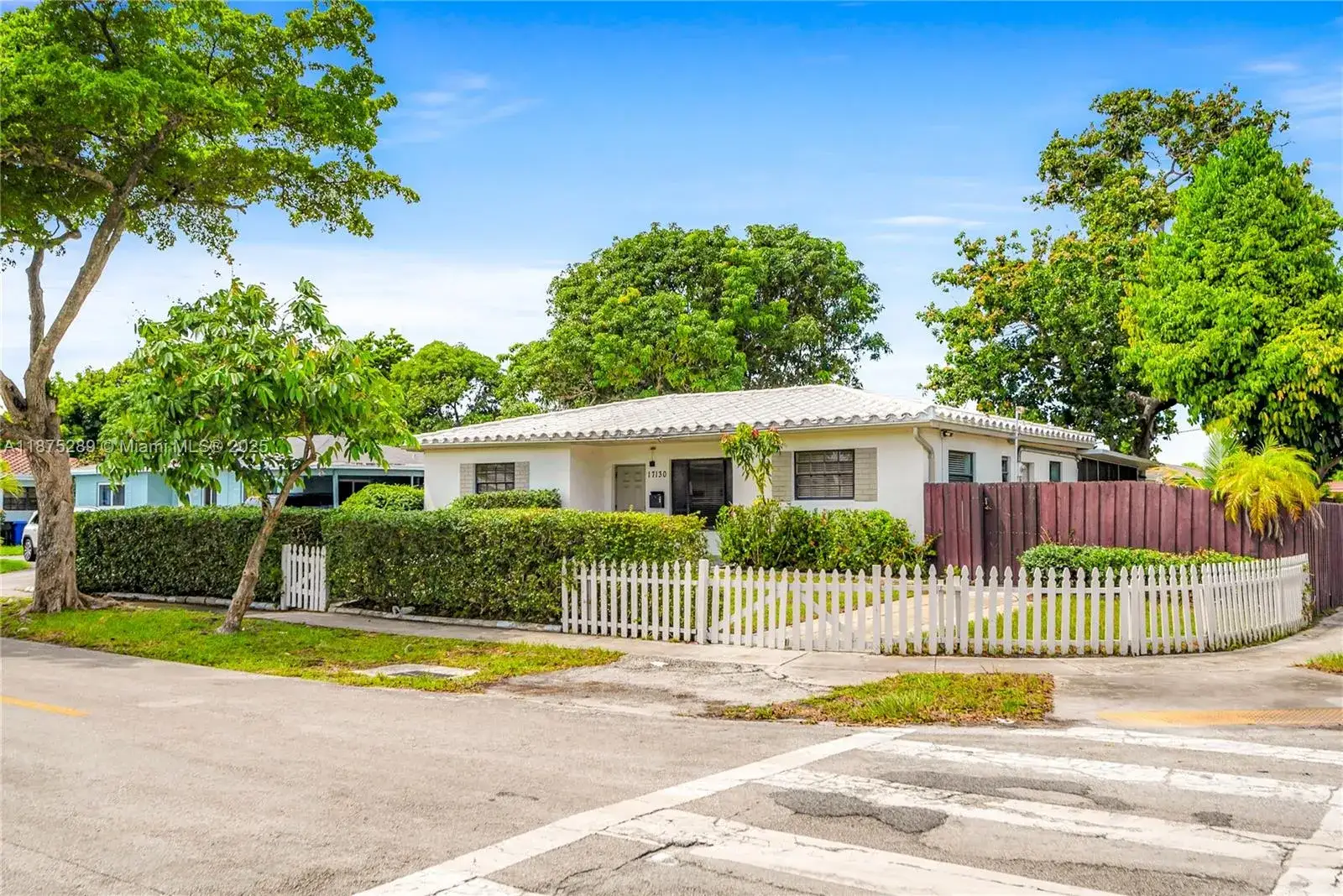 3 bedroom 2 bath Residential for sale at 17130 NE 7th Ave, North Miami Beach FL 33162
