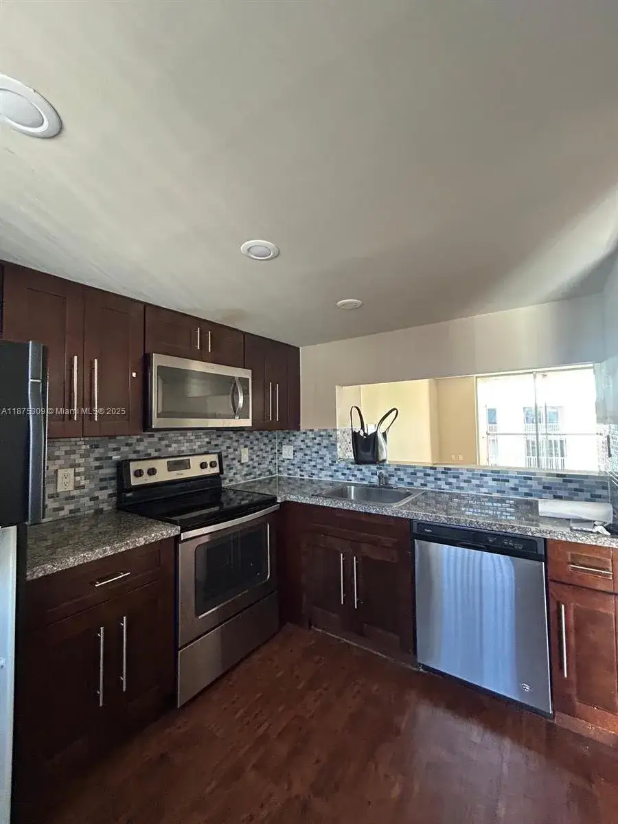 2 bedroom 2 bath Residential Lease for rent at 19741 SW 114th Ave # 361, Miami FL 33157