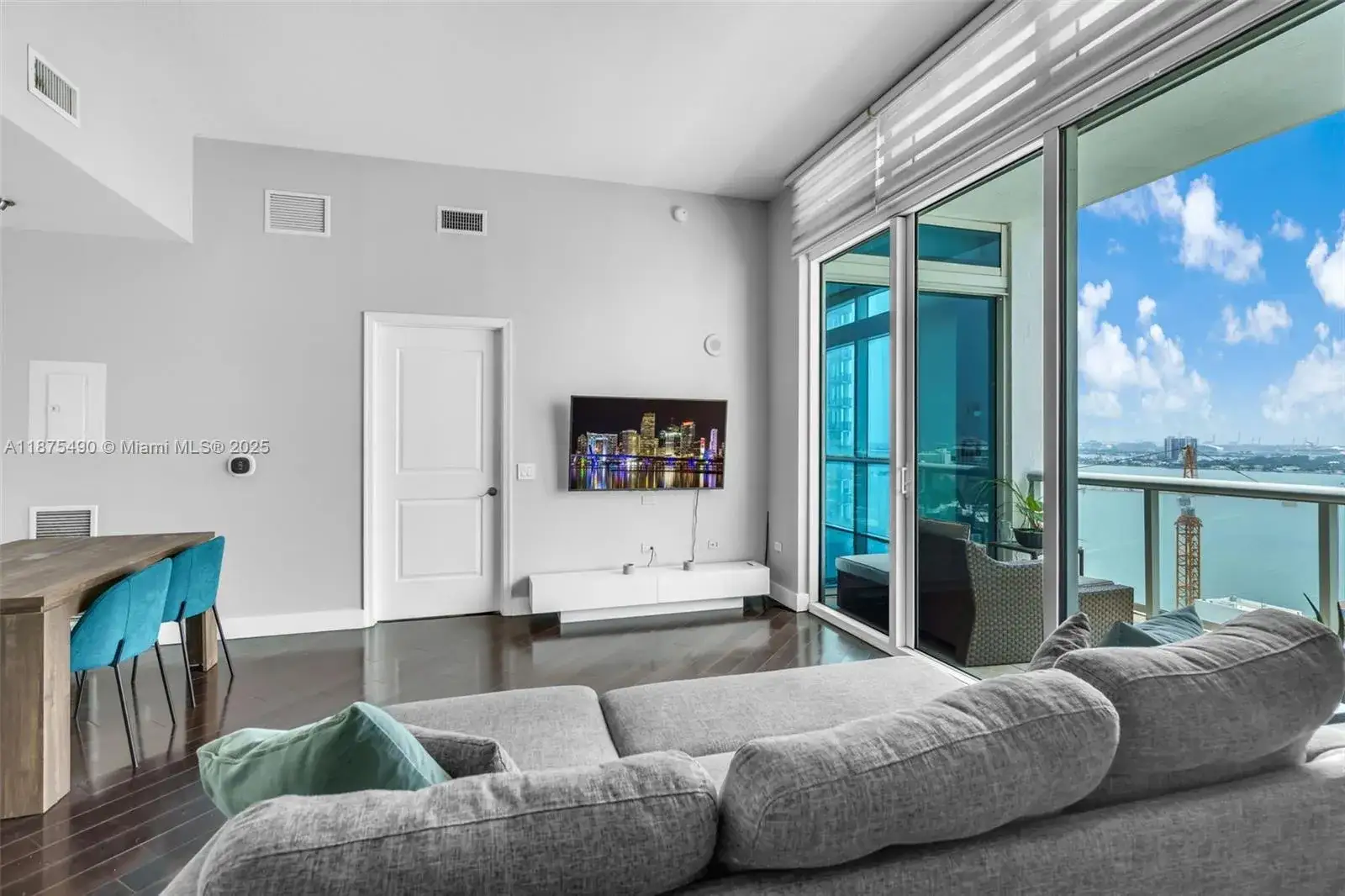 2 bedroom 2 bath Residential for sale at 480 NE 30th St, Miami FL 33137