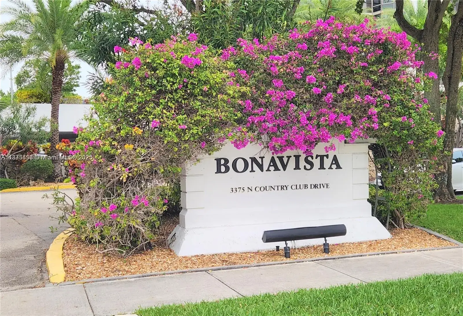 1 bedroom 1 bath Residential Lease for rent at 3375 N Country Club Dr # 203, Aventura FL 33180