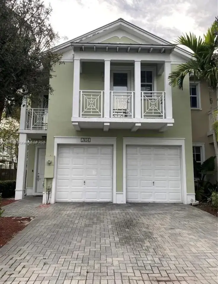 4 bedroom 4 bath Residential for sale at 7414 NW 107th Ct, Doral FL 33178