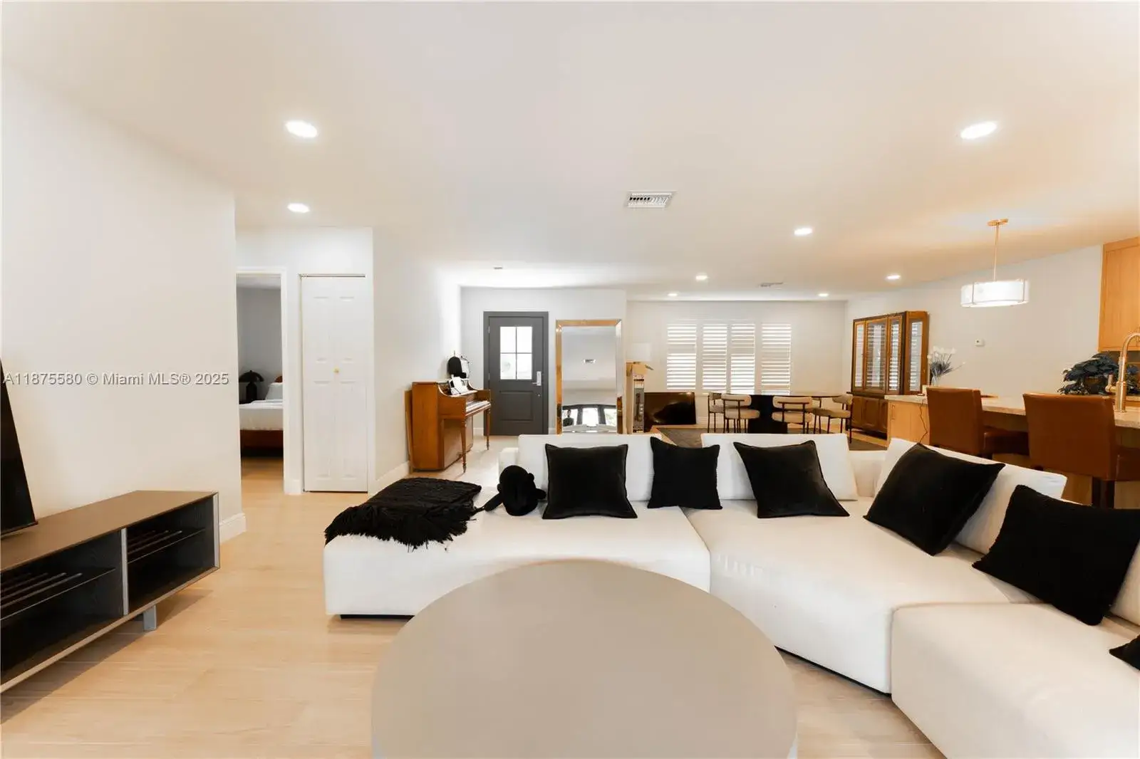 4 bedroom 2 bath Residential Lease for rent at 7361 SW 115th St, Pinecrest FL 33156