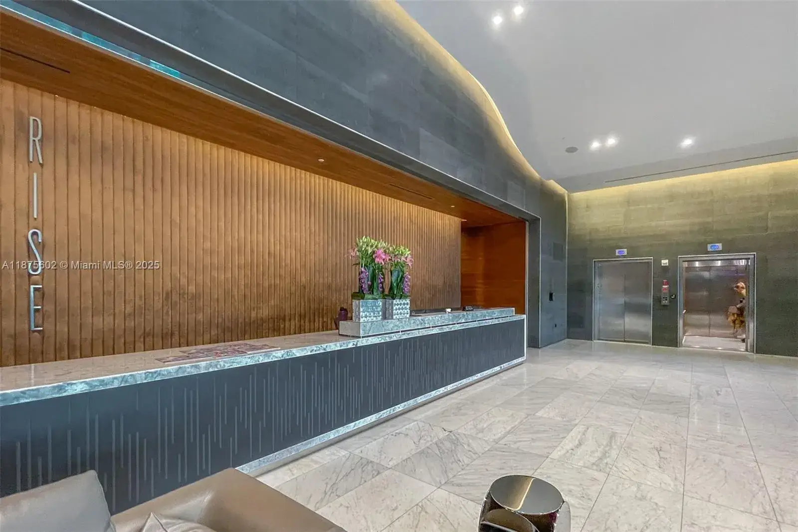 2 bedroom 2 bath Residential for sale at 88 SW 7th St # 2204, Miami FL 33130