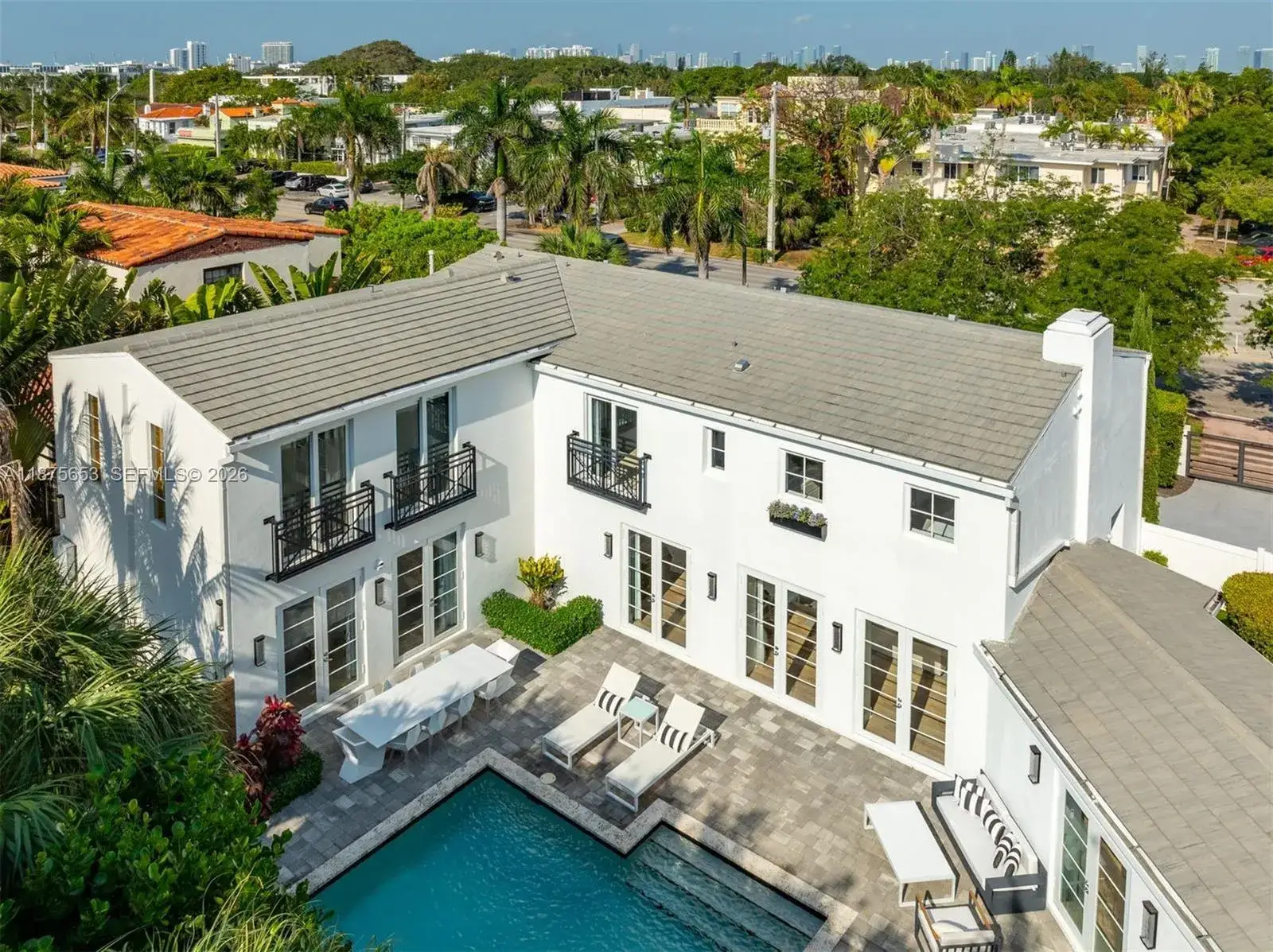 6 bedroom 6 bath Residential for sale at 2887 Pine Tree Dr, Miami Beach FL 33140