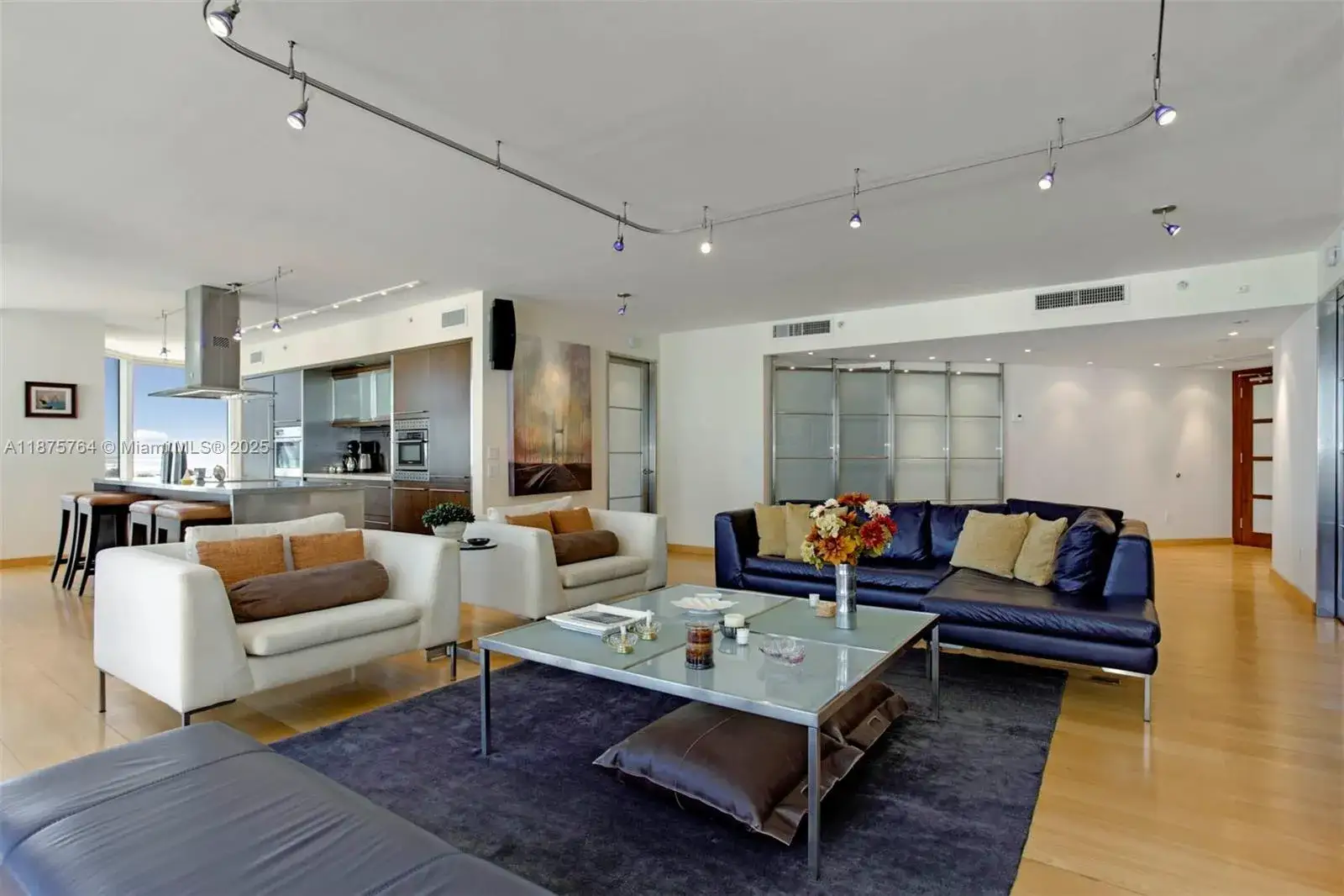 2 bedroom 2 bath Residential Lease for rent at 4779 Collins Ave # 401, Miami Beach FL 33140