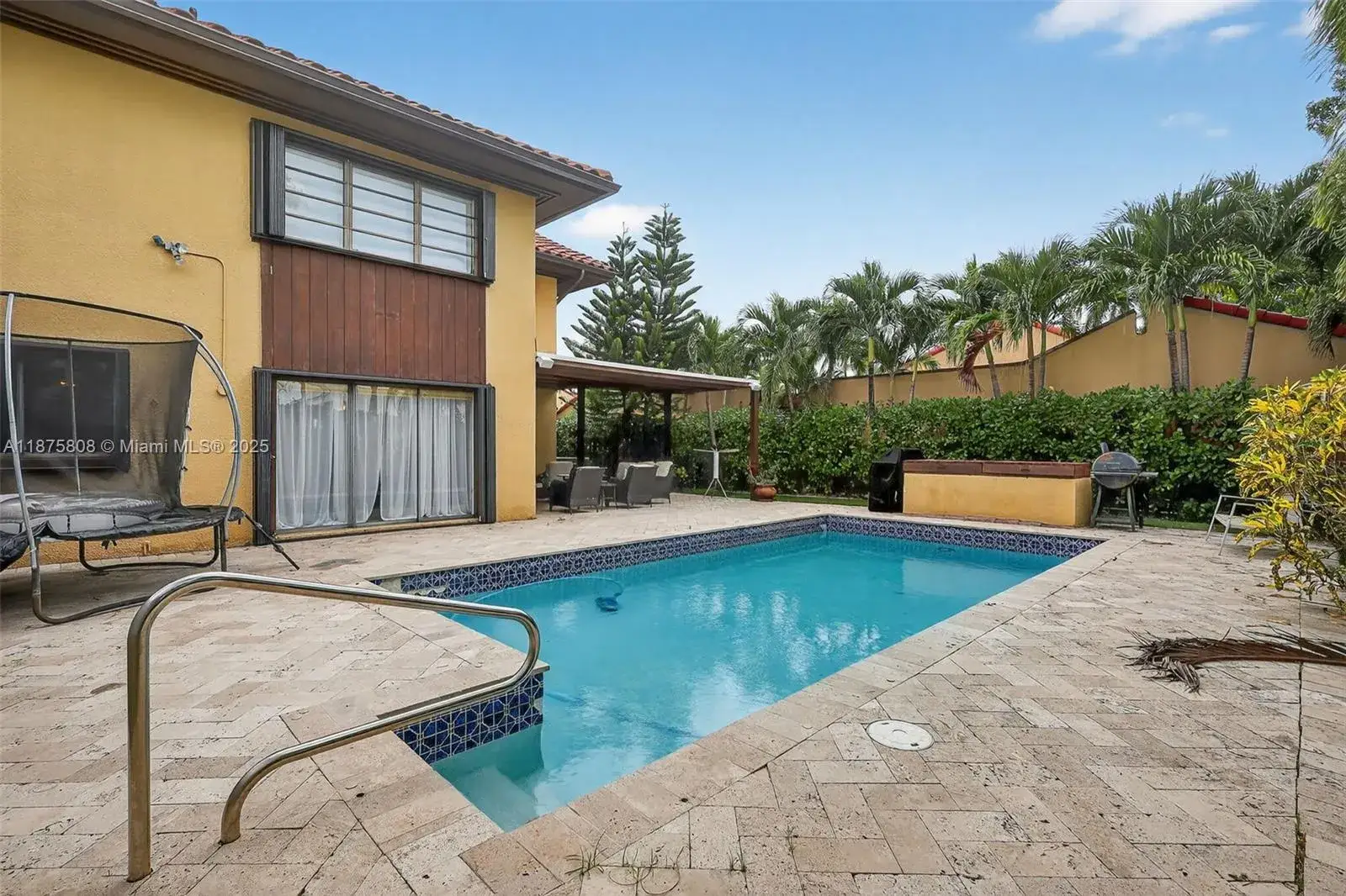 3 bedroom 2 bath Residential Lease for rent at 20424 NE 10th Ct Rd # 20424, Miami FL 33179
