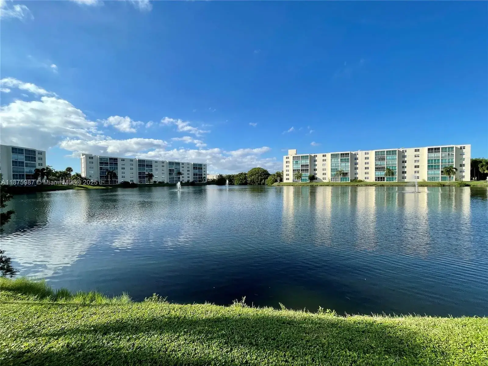 2 bedroom 2 bath Residential Lease for rent at 131 SE 3rd Ave # 305, Dania Beach FL 33004
