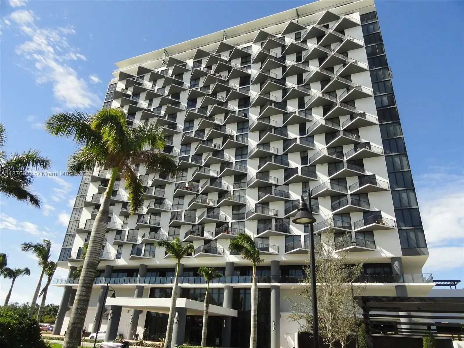 2 bedroom 2 bath Residential for sale at 5252 NW 85th Ave # 1709, Doral FL 33166