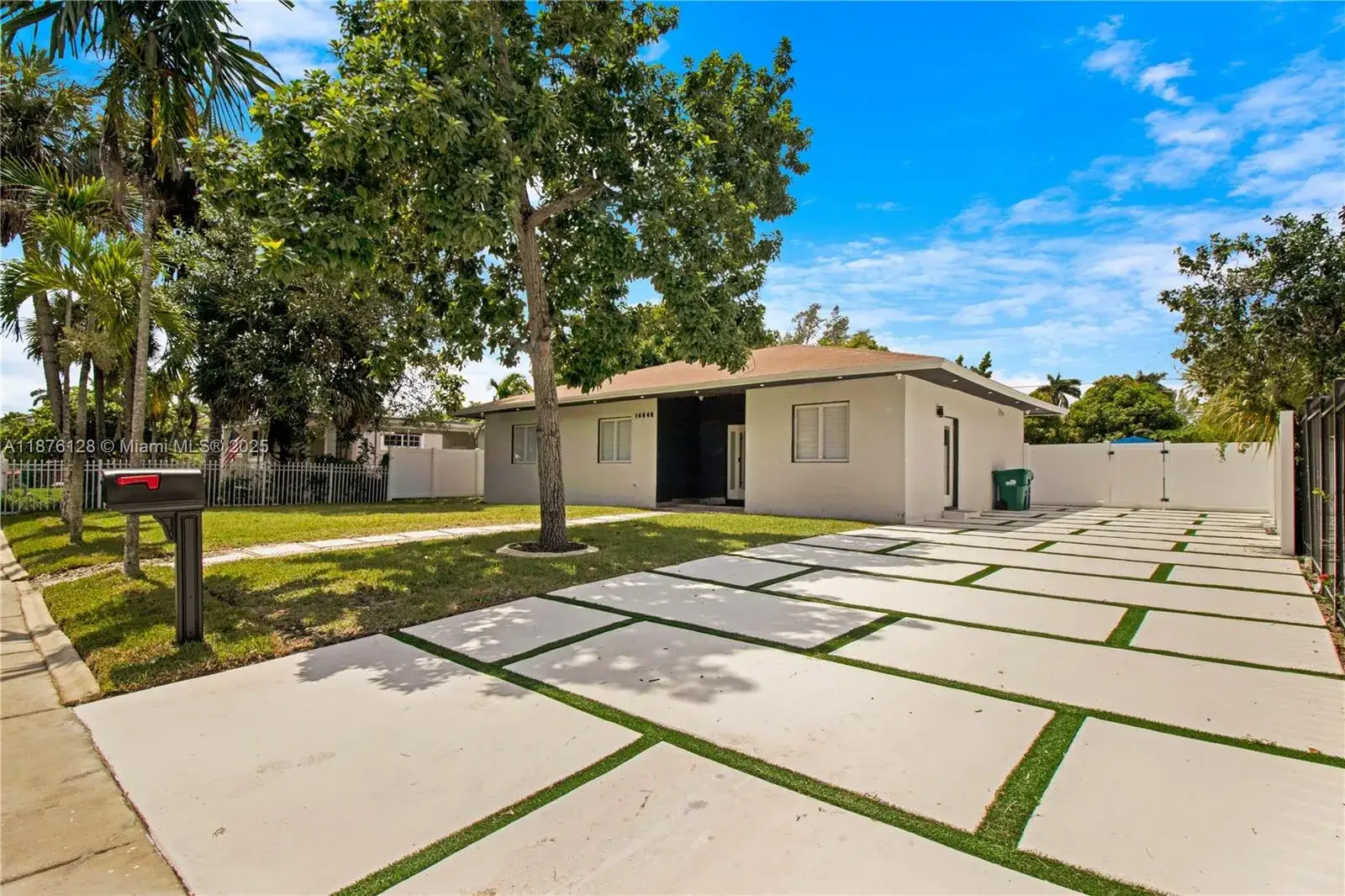 4 bedroom 3 bath Residential Lease for rent at 14840 NE 8th Ave, Miami FL 33161